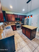 4 Elizabeth Ct in Clifton Park, NY - Building Photo - Building Photo
