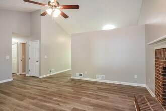 580 Toonigh Rd in Woodstock, GA - Building Photo - Building Photo