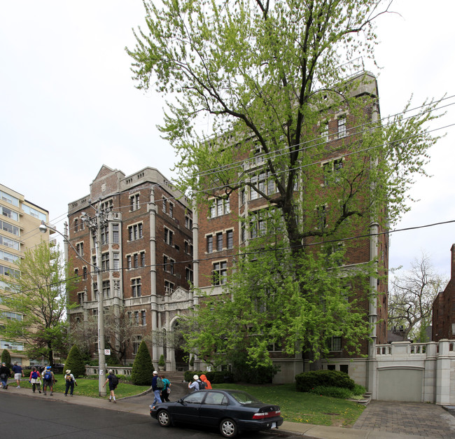 150 Balmoral Ave in Toronto, ON - Building Photo - Primary Photo