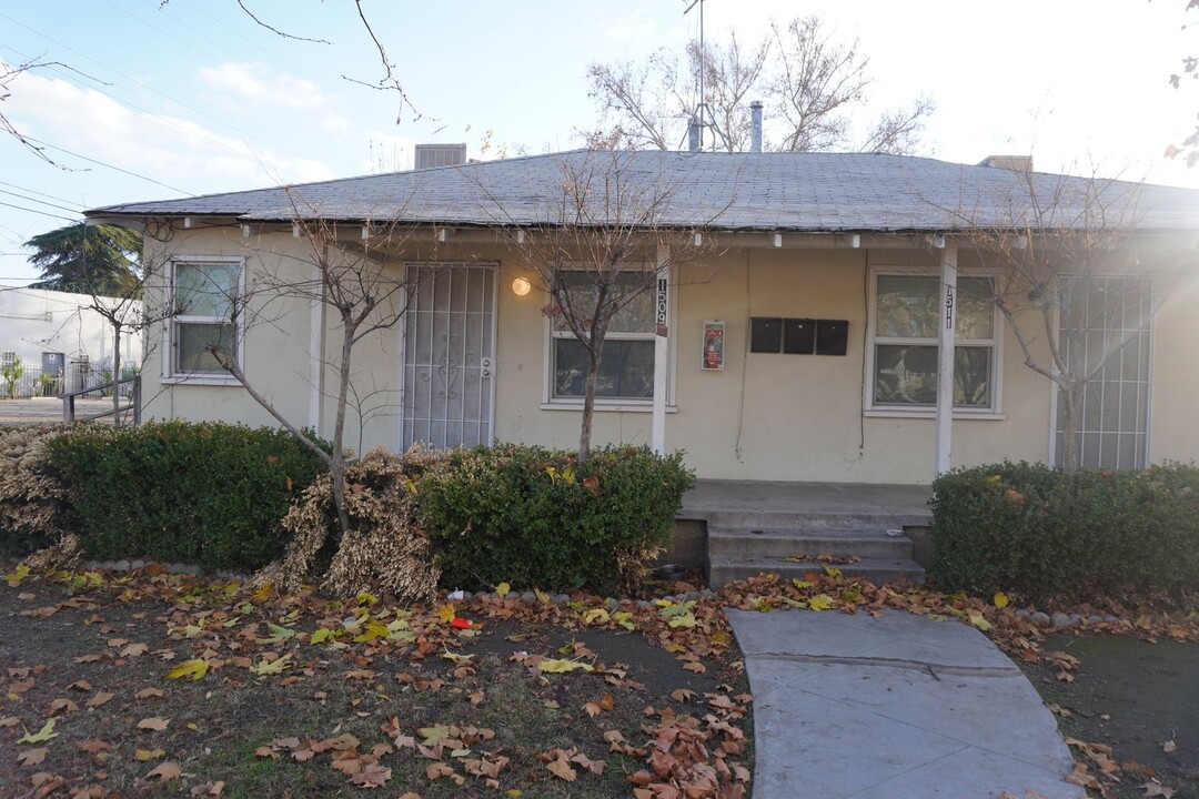1509 Terrace Wy in Bakersfield, CA - Building Photo