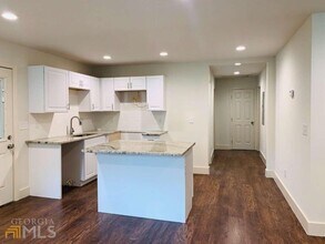 364 Brooks Ave SW in Atlanta, GA - Building Photo - Building Photo