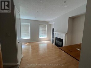3-103 Everson Dr in Toronto, ON - Building Photo - Building Photo