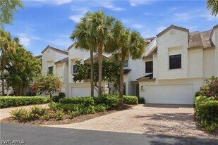 27119 Oakwood Lake Dr in Bonita Springs, FL - Building Photo