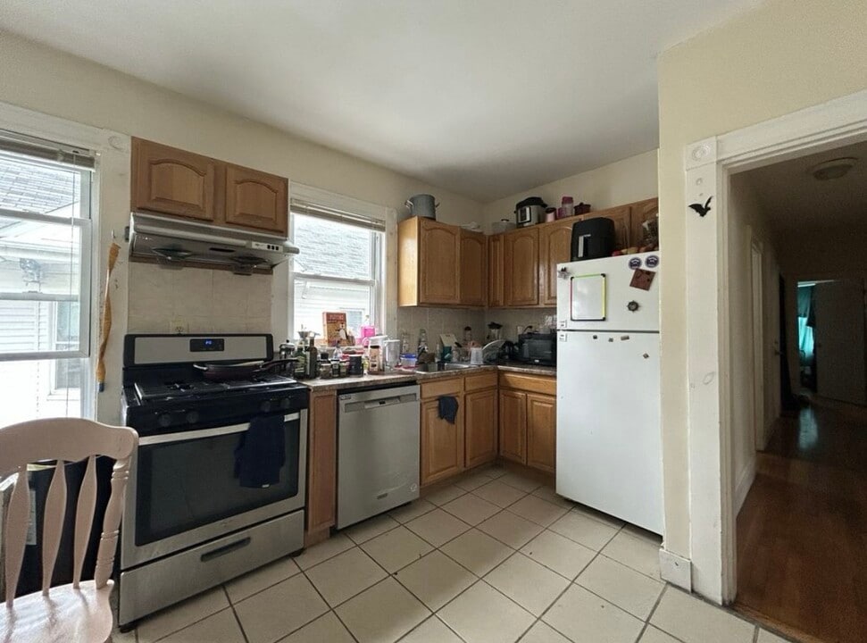 110 Murdock St, Unit 3 in Boston, MA - Building Photo