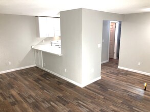 2400 20th Ave NW-Unit -13A in Olympia, WA - Foto de edificio - Building Photo