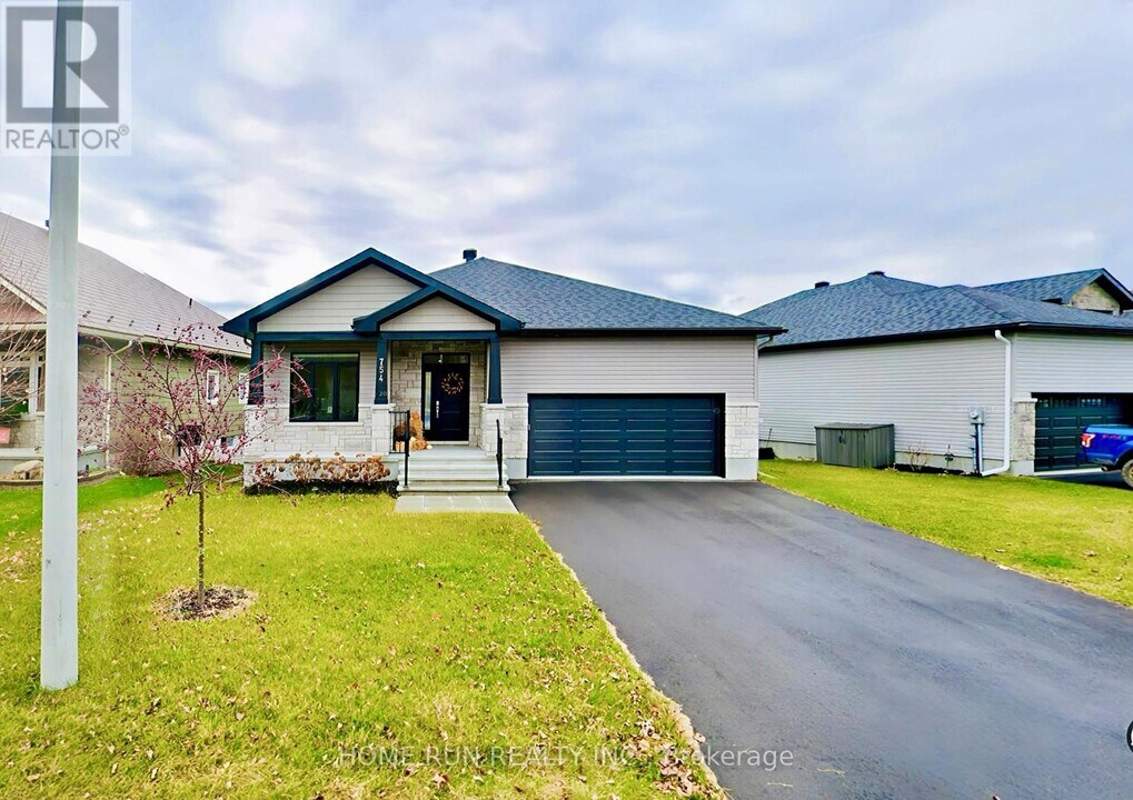 754 Meadowridge Cir in Ottawa, ON - Building Photo