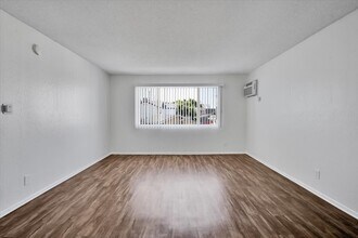 771 Newport Ave, Unit 3 in Long Beach, CA - Foto de edificio - Building Photo