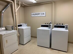 1614 E Harding Dr in Appleton, WI - Building Photo - Building Photo