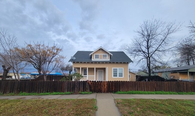 property at 1522 Marin St