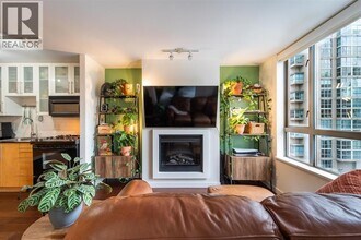 1225 Richards St in Vancouver, BC - Building Photo - Building Photo