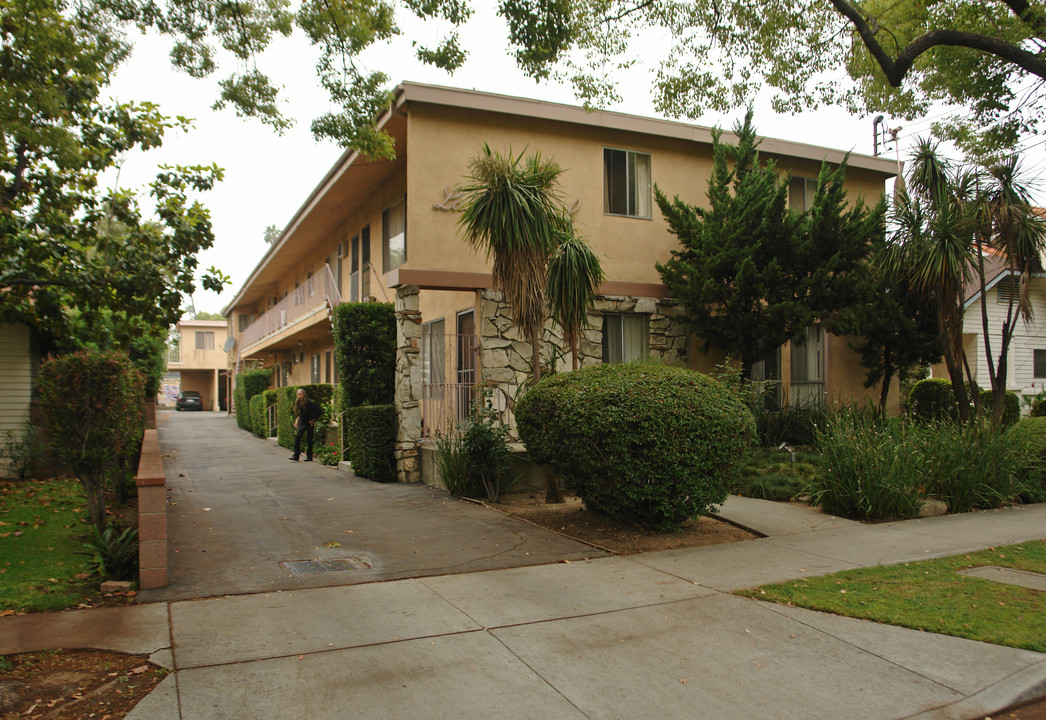 101 Sierra Bonita Ave in Pasadena, CA - Building Photo