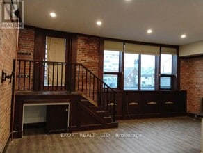 251 Front St in Belleville, ON - Building Photo - Building Photo