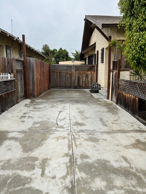 5145 Arlington Ave in Los Angeles, CA - Building Photo - Building Photo