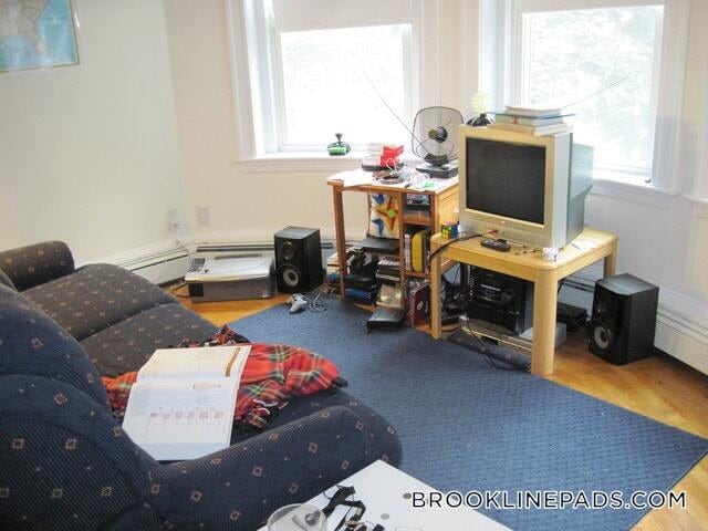 19 Fairbanks St, Unit 23 in Brookline, MA - Foto de edificio - Building Photo