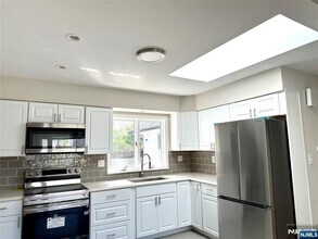 41 Woods Ave in Bergenfield, NJ - Building Photo - Building Photo