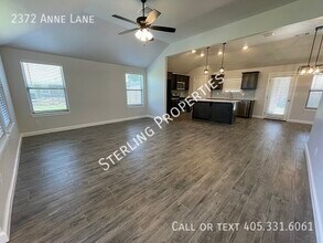 2372 Anne Ln in Blanchard, OK - Foto de edificio - Building Photo