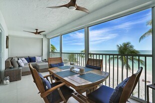 9517 Gulf Shore Dr in Naples, FL - Building Photo