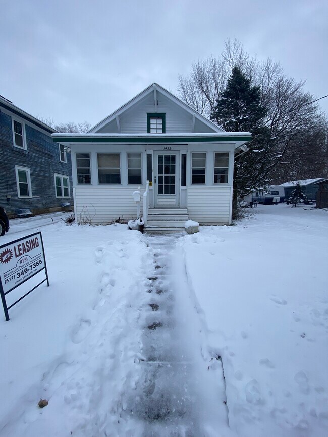 1422 Roosevelt Ave Rentals in Lansing, MI