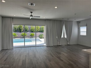 2670 Summit Springs St in Henderson, NV - Building Photo - Building Photo