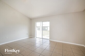 449 Jay Ct in Poinciana, FL - Building Photo - Building Photo