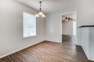 629 Park Ln in Denton, TX - Building Photo - Building Photo