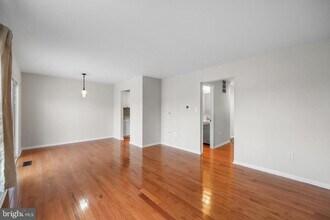 2921 Lexington Ct in Woodbridge, VA - Building Photo - Building Photo