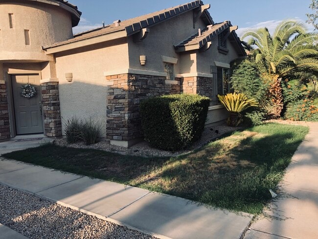 896 E Cherry Hills Dr in Chandler, AZ - Building Photo - Building Photo