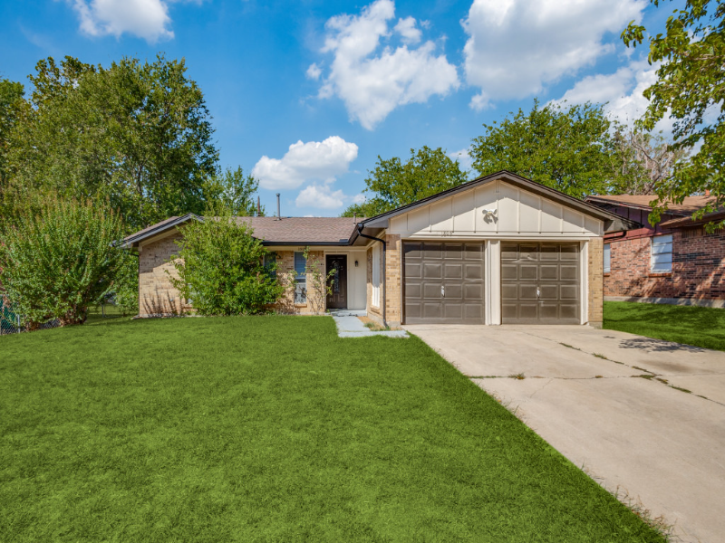 1805 Floral Dr in Gainesville, TX - Building Photo