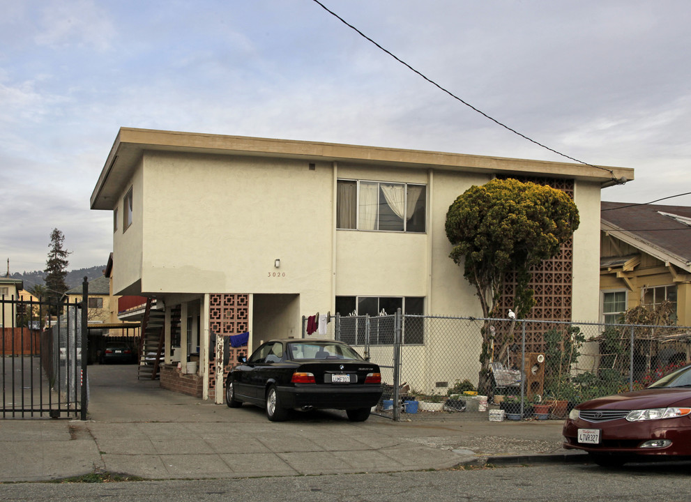 3020 Brookdale Ave in Oakland, CA - Building Photo