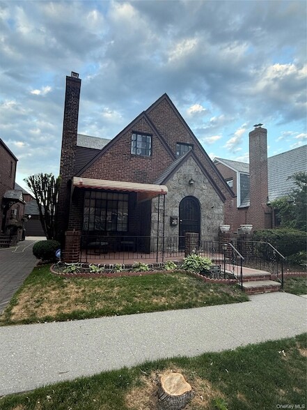 property at 63-127-127 Fitchett St