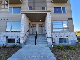 812 MISHI Pvt in Ottawa, ON - Building Photo