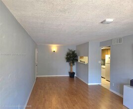 5825 Washington St in Hollywood, FL - Building Photo - Building Photo