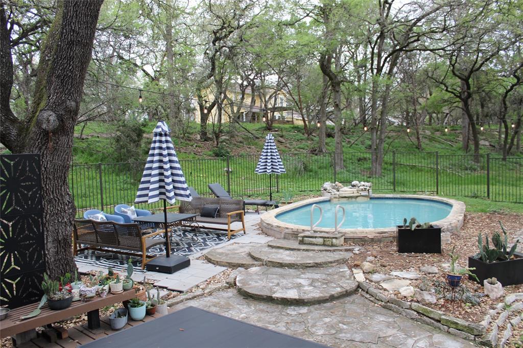 50 Pebblebrook Ln in Wimberley, TX - Foto de edificio