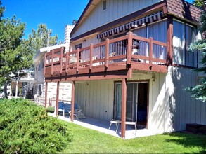 1875 Cascade Ct in South Lake Tahoe, CA - Foto de edificio - Building Photo