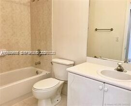 17830 NW 73rd Ave in Hialeah, FL - Building Photo - Building Photo