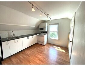 6 Grant St-Unit -3 in Natick, MA - Building Photo - Building Photo