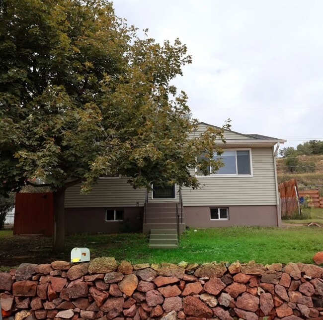 property at 2018 King Ct