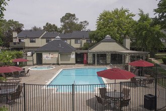 Sierra Glen in Citrus Heights, CA - Foto de edificio - Building Photo