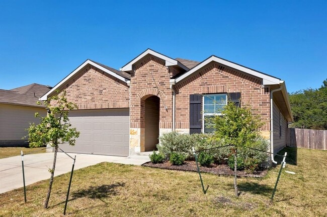 1331 Camden Ln in Lockhart, TX - Building Photo - Building Photo