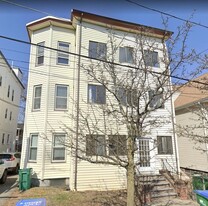 6 Henry St, Unit 1 in Medford, MA - Building Photo