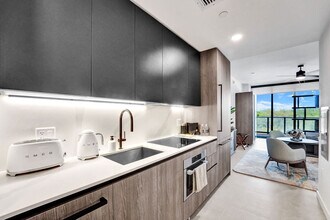 580 72nd St in Miami Beach, FL - Foto de edificio - Building Photo