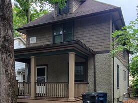 1319 Forest Ct in Ann Arbor, MI - Building Photo