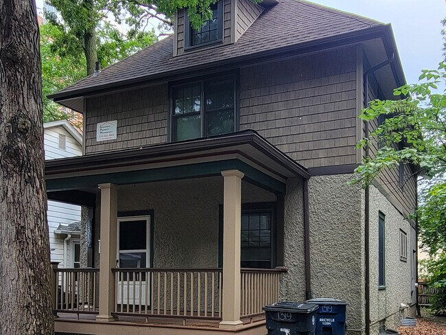 property at 1319 Forest Ct