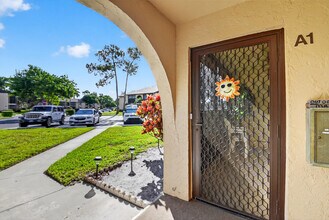426 Pine Glen Ln in Greenacres, FL - Building Photo - Building Photo
