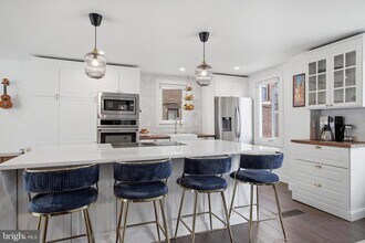 125 E Moreland Ave in Philadelphia, PA - Building Photo - Building Photo