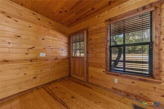 1466 Bonnyview Dr in Canyon Lake, TX - Building Photo - Building Photo