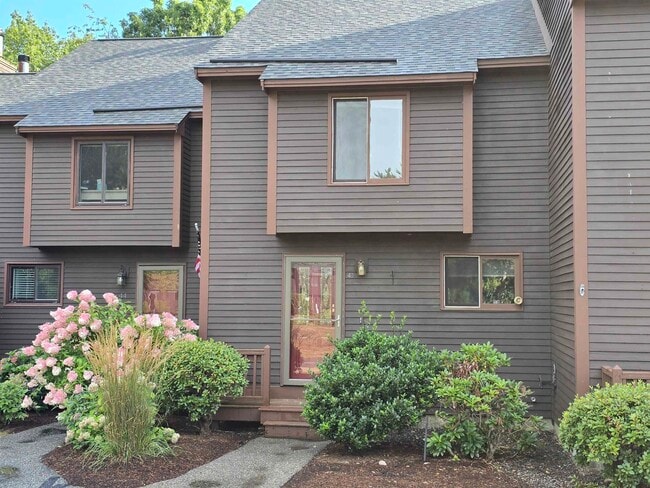 property at 43 Thornhill Rd
