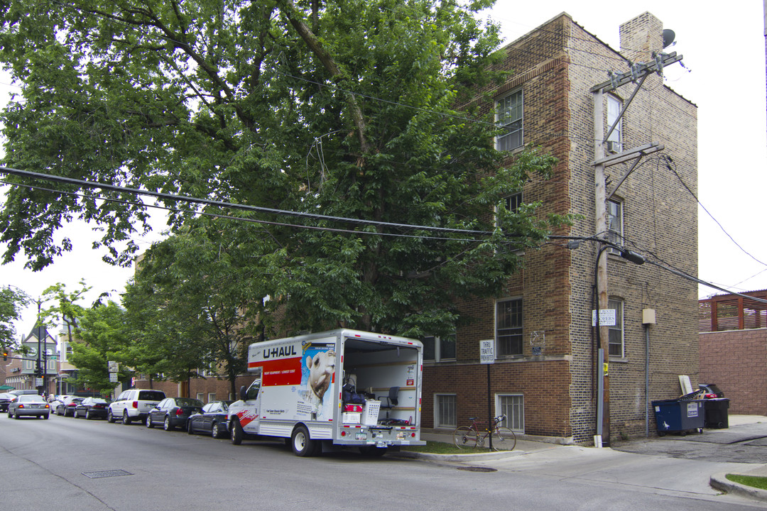 2305 W Wilson Ave in Chicago, IL - Building Photo