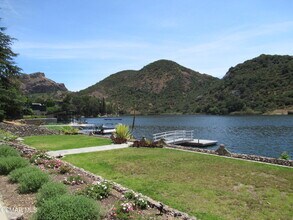 800 Lake Sherwood Dr in Lake Sherwood, CA - Building Photo - Building Photo