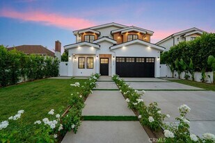 4539 Longridge Ave in Los Angeles, CA - Building Photo